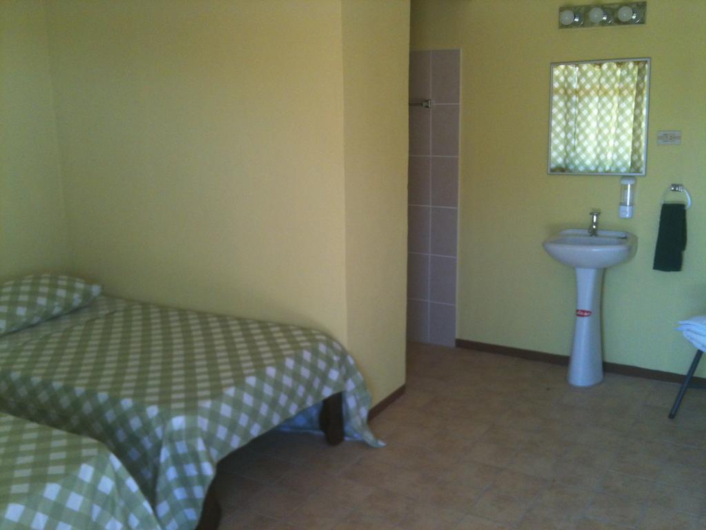 Royal Heights Hotel Jicaral Стая снимка
